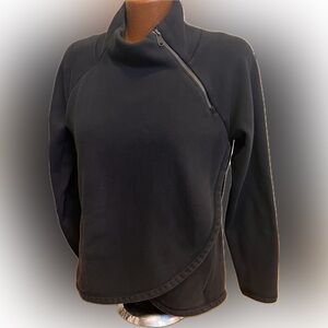 Athleta cozy karma asymmetrical pullover thick and warm pockets L black 💕